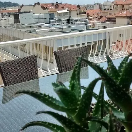 Val Roya Terrasse Apartament *