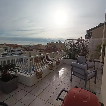 Val Roya Terrasse Daire *
